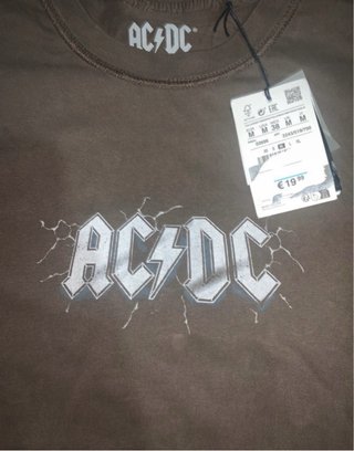 Camiseta AC/DC Marrón Talla M pull and bear