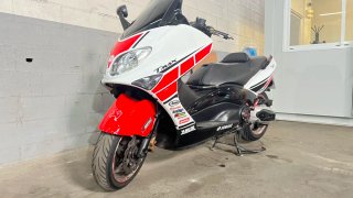 Yamaha Tmax 500 Roja y Blanca