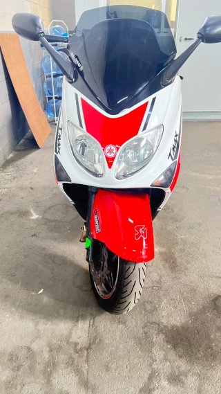 Yamaha Tmax 500 Roja y Blanca