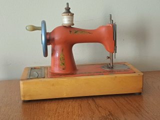 Máquina de coser infanti antigua URSS