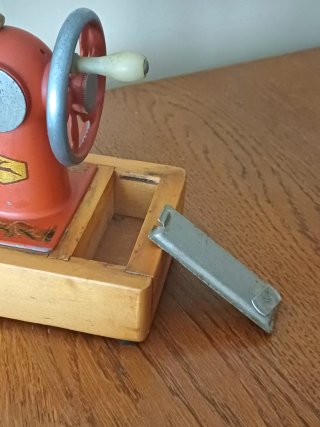 Máquina de coser infanti antigua URSS