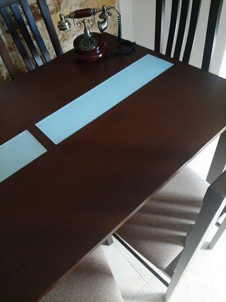 Mesa de salón y 6 sillas seminuevas