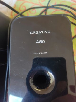Altavoces Creative A80 autoamplificados.