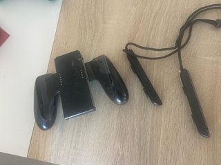 Nintendo Switch V2 Azul y Rojo + Juegos