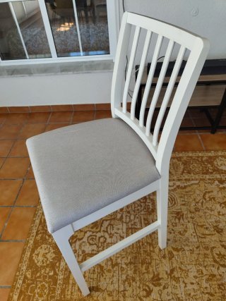 Taburete Alto Ikea Gris y Blanco