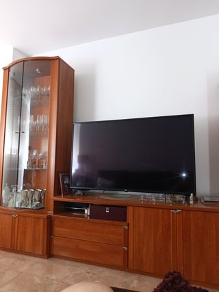 Mueble de comedor madera y cristal. Mueble bar
