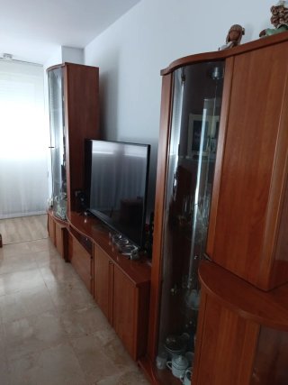 Mueble de comedor madera y cristal. Mueble bar