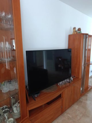 Mueble de comedor madera y cristal. Mueble bar