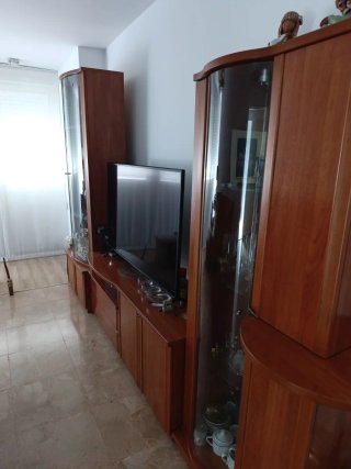 Mueble de comedor madera y cristal. Mueble bar