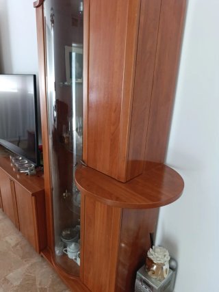 Mueble de comedor madera y cristal. Mueble bar