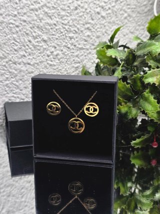 Conjunto Joyería Chanel Oro