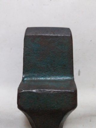 YUNQUE Y MARTILLO PARA GUADAÑA.