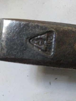 YUNQUE Y MARTILLO PARA GUADAÑA.