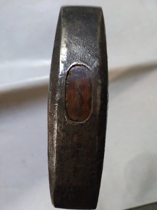 YUNQUE Y MARTILLO PARA GUADAÑA.