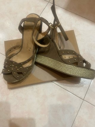 Sandalias Tino Gonzales Marrón y Dorado