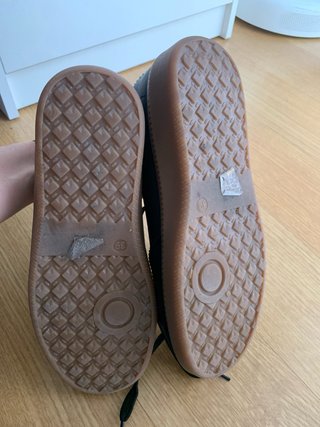 Zapatillas Adidas Negras y Blancas