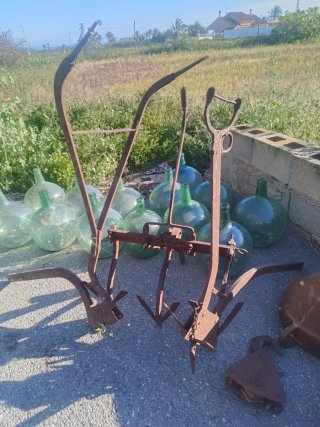 Lote de Aperos de labranza  decoración para jardin