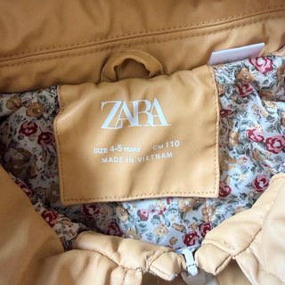 Chubasquero forrado Zara