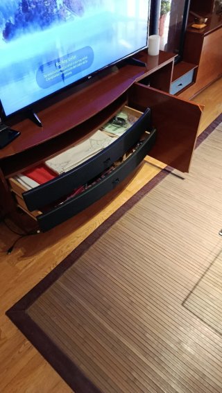 Mueble modular de madera maciza de Palisandro.