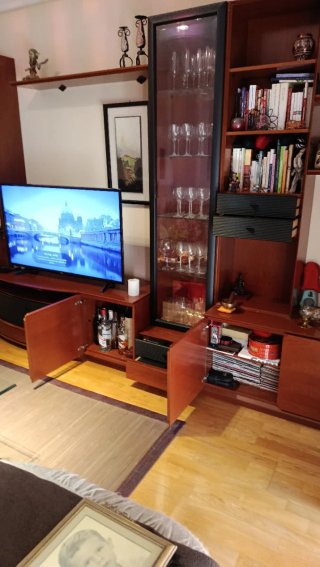 Mueble modular de madera maciza de Palisandro.