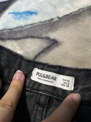 Pantalón corto vaquero roto