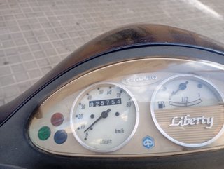 Moto Scooter Negra Automática
