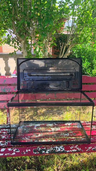 Pecera 60L con tapa y luz