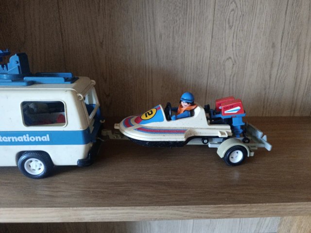 Playmobil TV International Camión y Moto Acuática