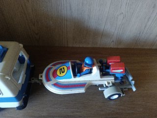 Playmobil TV International Camión y Moto Acuática