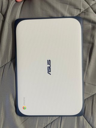 Chromebook Asus Negro y Azul