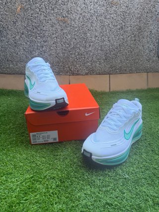 Nike Vomero Plus Running Talla 40 Verde/Blanco
