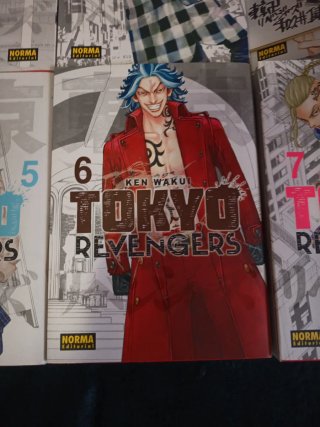 TOKYO REVENGERS manga 1-7 + shikishis