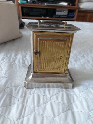 Reloj de mesa antiguo metal dorado y plateado