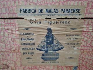 Baúl de viaje antiguo madera y metal