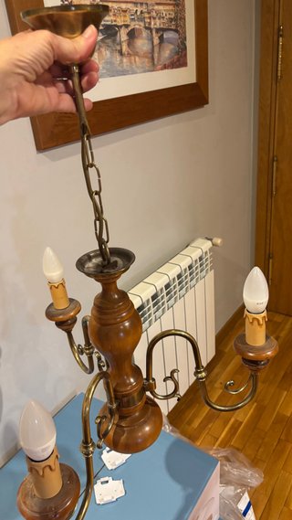 Lámpara de techo madera y bronce 3 brazos