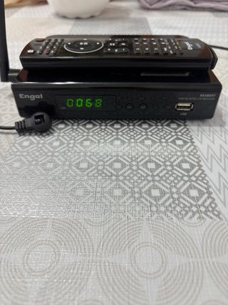 Engel RS4800Y Receptor Satélite HD