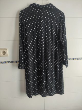 Vestido lunares Stradivarius negro/blanco T m