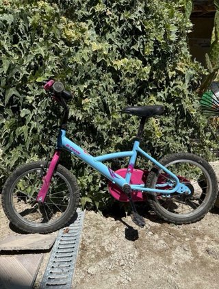 Bicicleta infantil azul y rosa