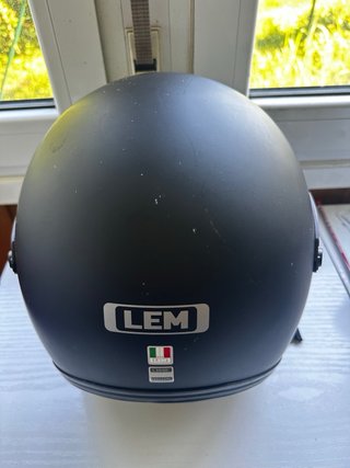 Casco LEM negro con visera