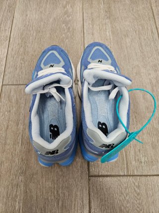 New Balance 9060 Azul y Gris