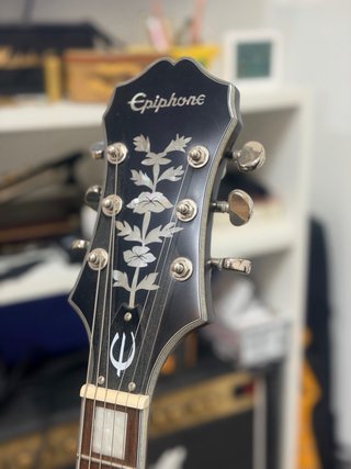 Guitarra Epiphone Swingster Negra