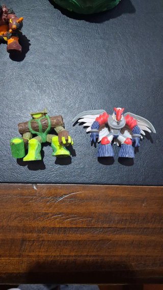 Lote 9 figuras + torre ELEMENTAL FUSION