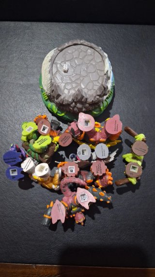 Lote 9 figuras + torre ELEMENTAL FUSION