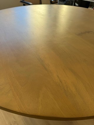 Mesa redonda de madera