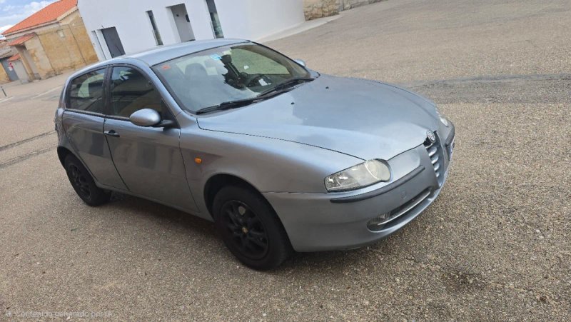 Alfa Romeo 147 2003 - foto 1