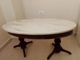 Mesa redonda mármol y madera
