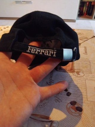 Gorra Ferrari Negra
