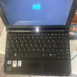 Netbook Toshiba NB200 con Cargador