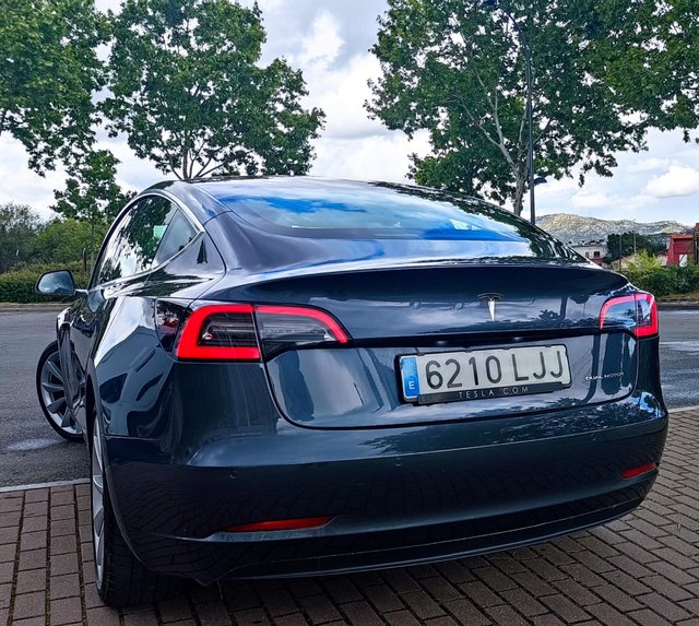Tesla Model 3 GRAN AUTONOMIA - PRECIO NEGOCIABLE