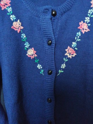 Cardigan vintage blu ricamato